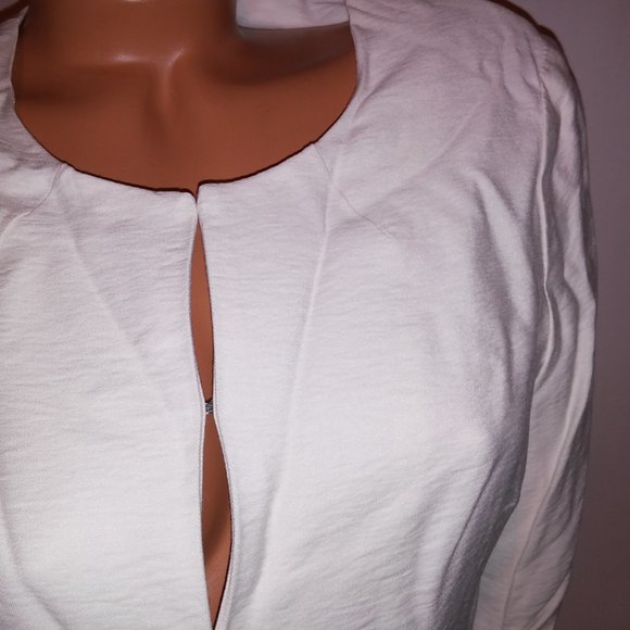 Elle Blouse Blazer‎ Medium Ivory Ruffle Trim Hook & Eye Front Closure Solid - Picture 4 of 12